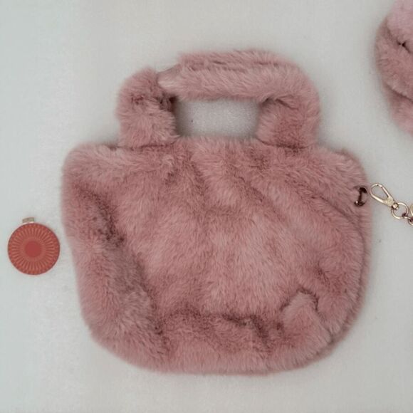 NWT 2PCS Gift Set CYNTHIA ROWLEY Pink Fluffy Tote Faux Fur Handbag Ear Muffs - Picture 9 of 11